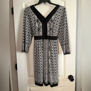 ECI Black and White Geometric 3/4 Sleeve Midi Dress
